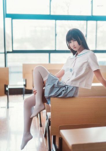 一个小孩三个帮