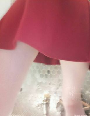 男人女人向前走