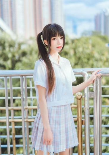 下女们