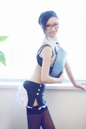 干杯，女兵们