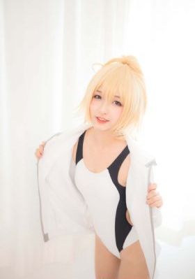 云中谁寄锦书来